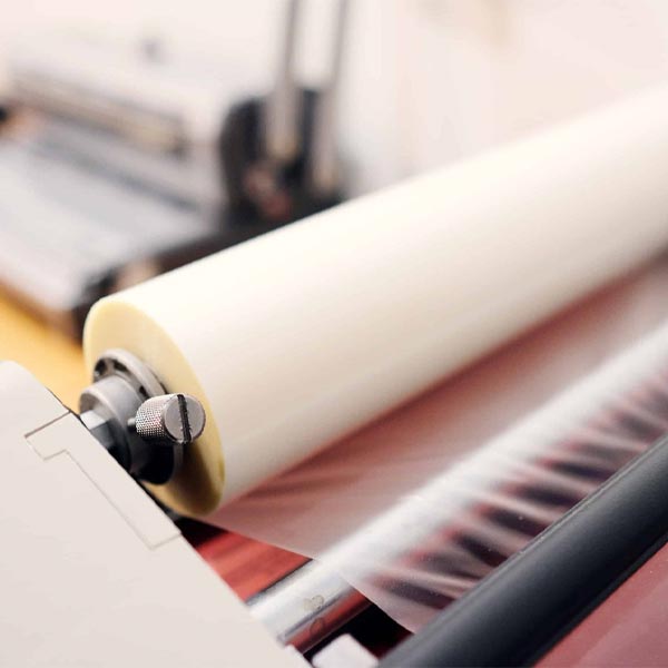 งานเคลือบลามิเนต ดีอย่างไร | เพิ่มความทนทานให้งานพิมพ์ | CIPPRINT